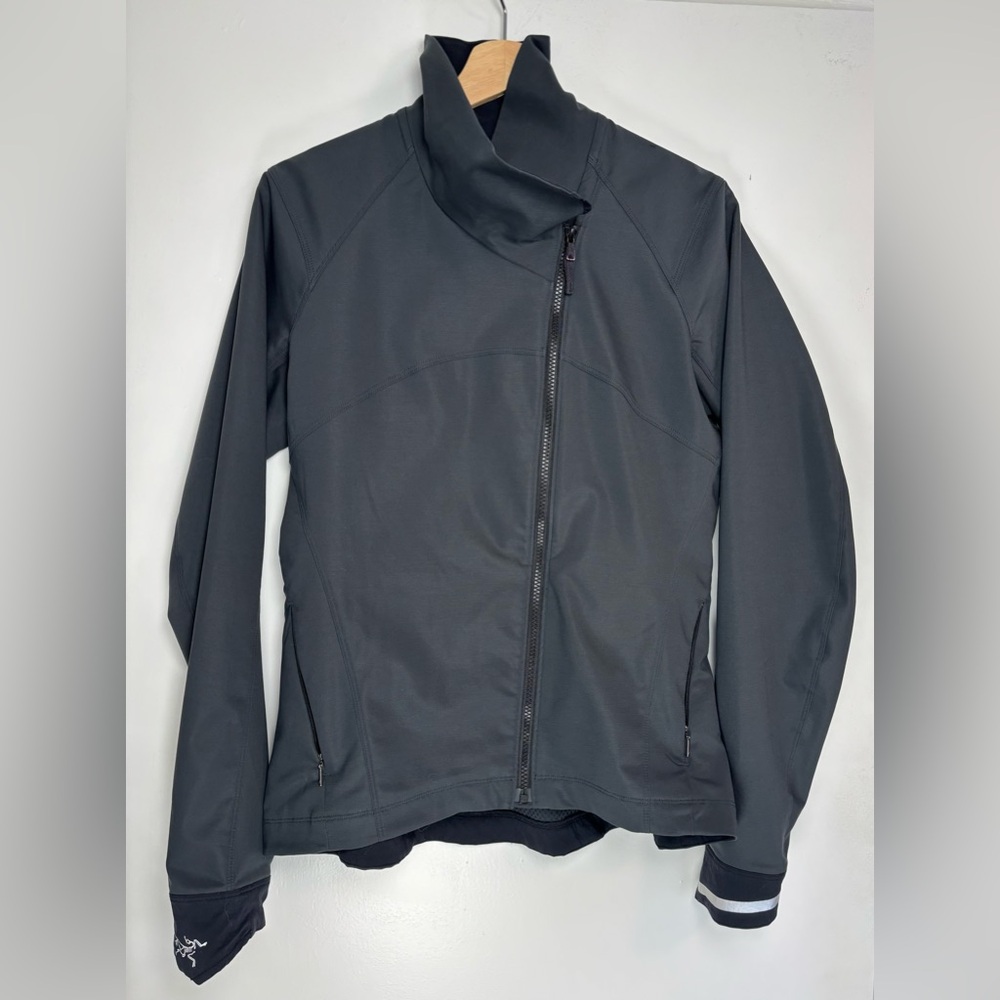 Arc’teryx A2B Commuter Zip Jacket – Women’s Medium